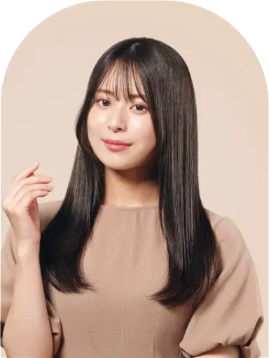 KINUJO 2wayアイロンの26mmタイプでスタイリングした細身ストレート髪の女性写真