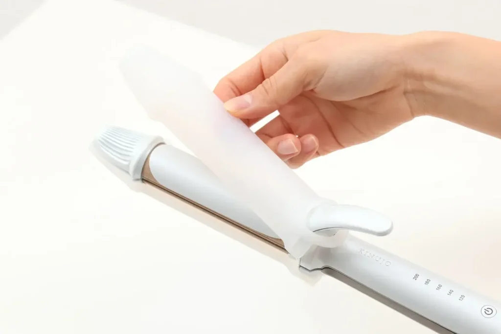 KINUJO 2wayアイロンの特許申請中耐熱シリコンカバーの写真