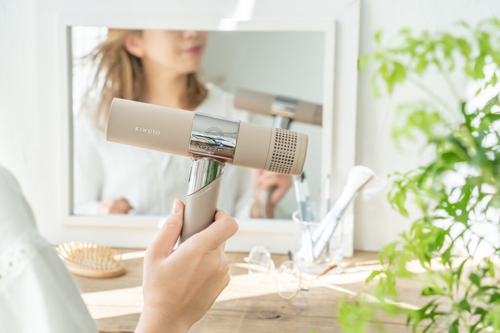 KINUJO Hair Dryer（KH301/KH302）の大風量機能の解説写真