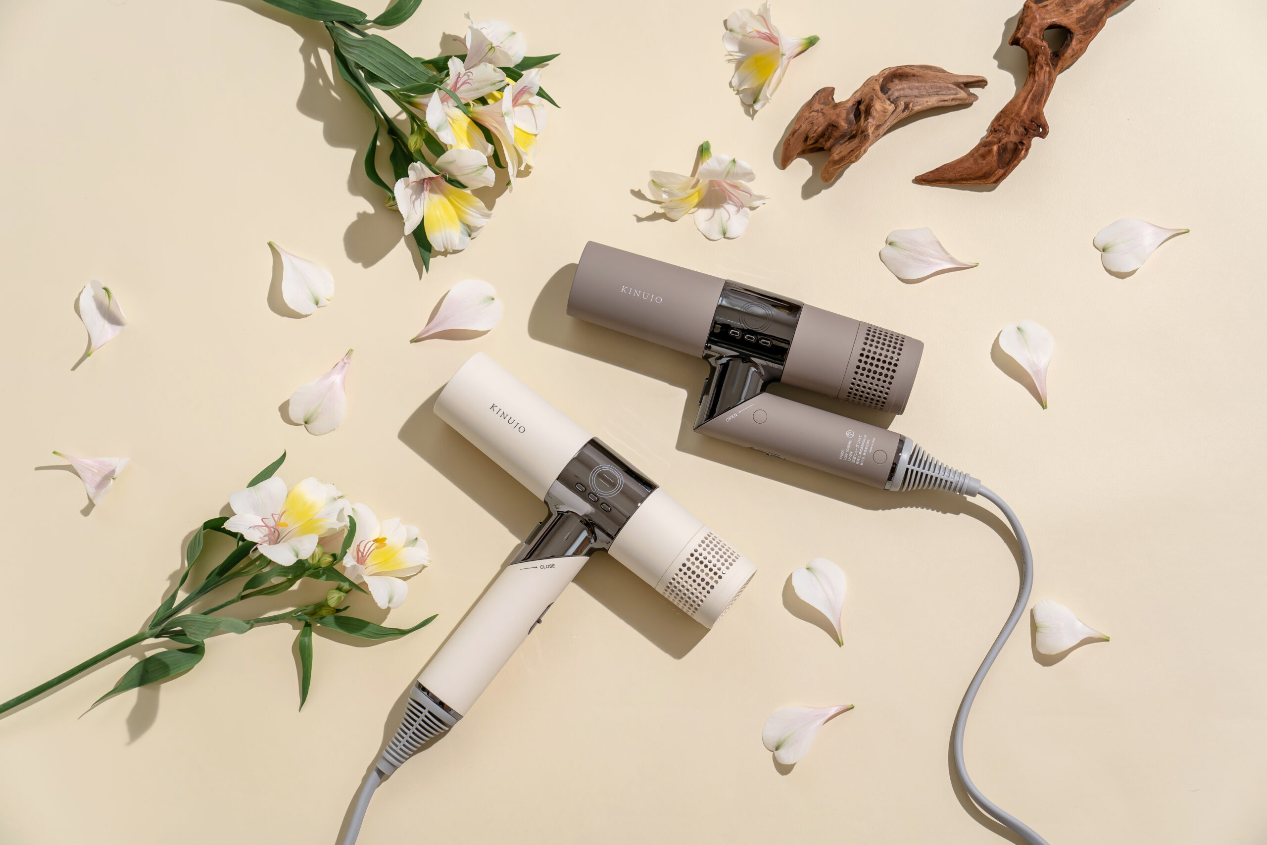 KINUJO Hair Dryer（KH301/KH302）の2機種の製品紹介写真