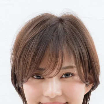 KINUJO MINI IRON -deux-（ドゥー）【KM001】でトップの根元の立ち上げを整える写真