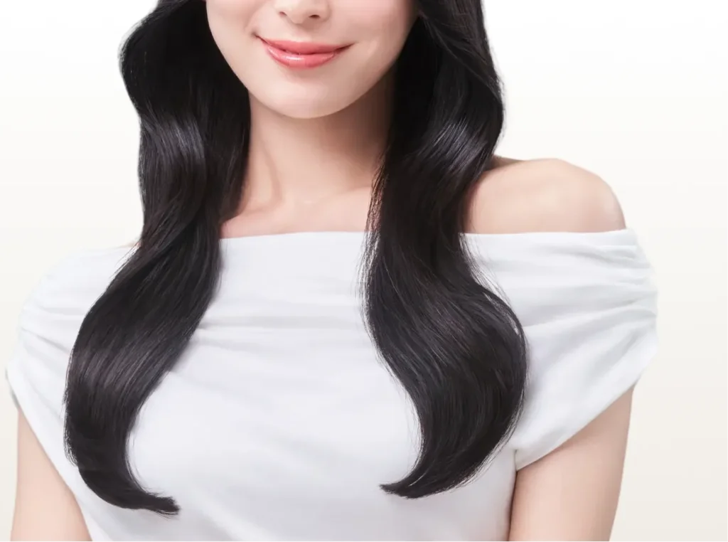 ニュアンスカールのスタイリングの様子